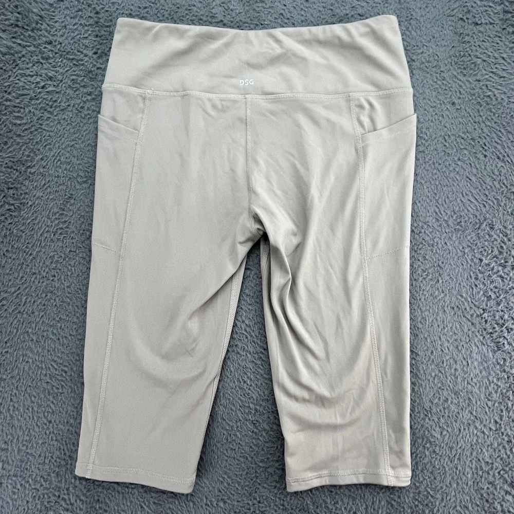 DSG Momentum Women's Capri‎ Leggings Pockets Athleisure Size L Beige